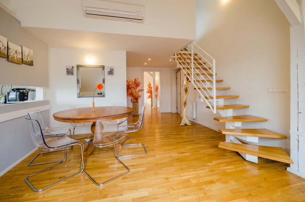 Historic Centre Apartments I براغ الغرفة الصورة